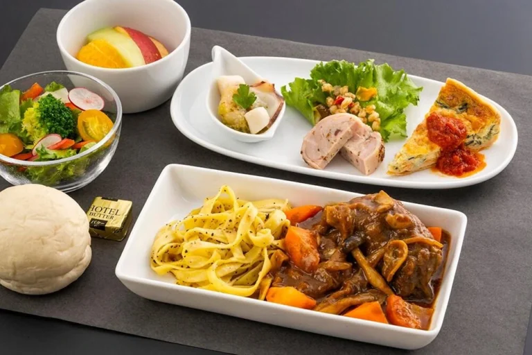 United Airlines Meal Service Tier